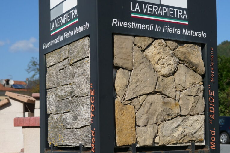 Autobloccanti in esposizione